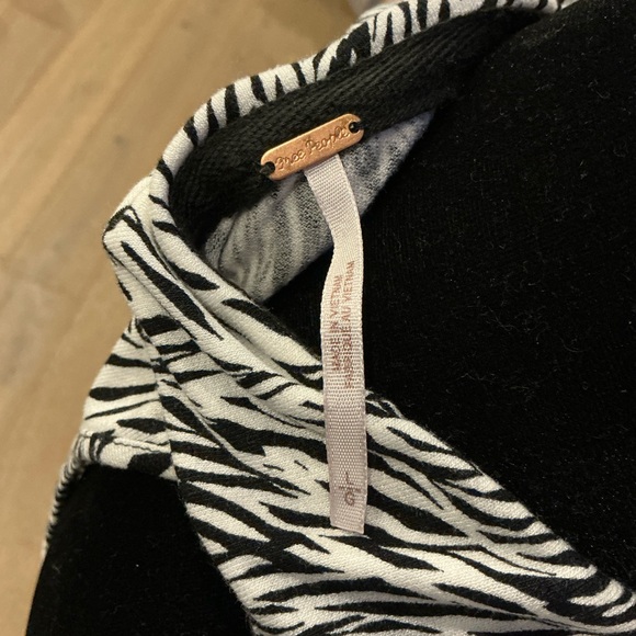 Free People Zebra Print Top ~ L - Picture 3 of 3